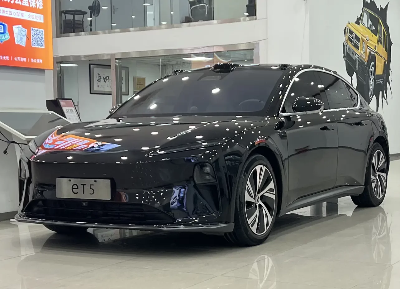 NIO ET5