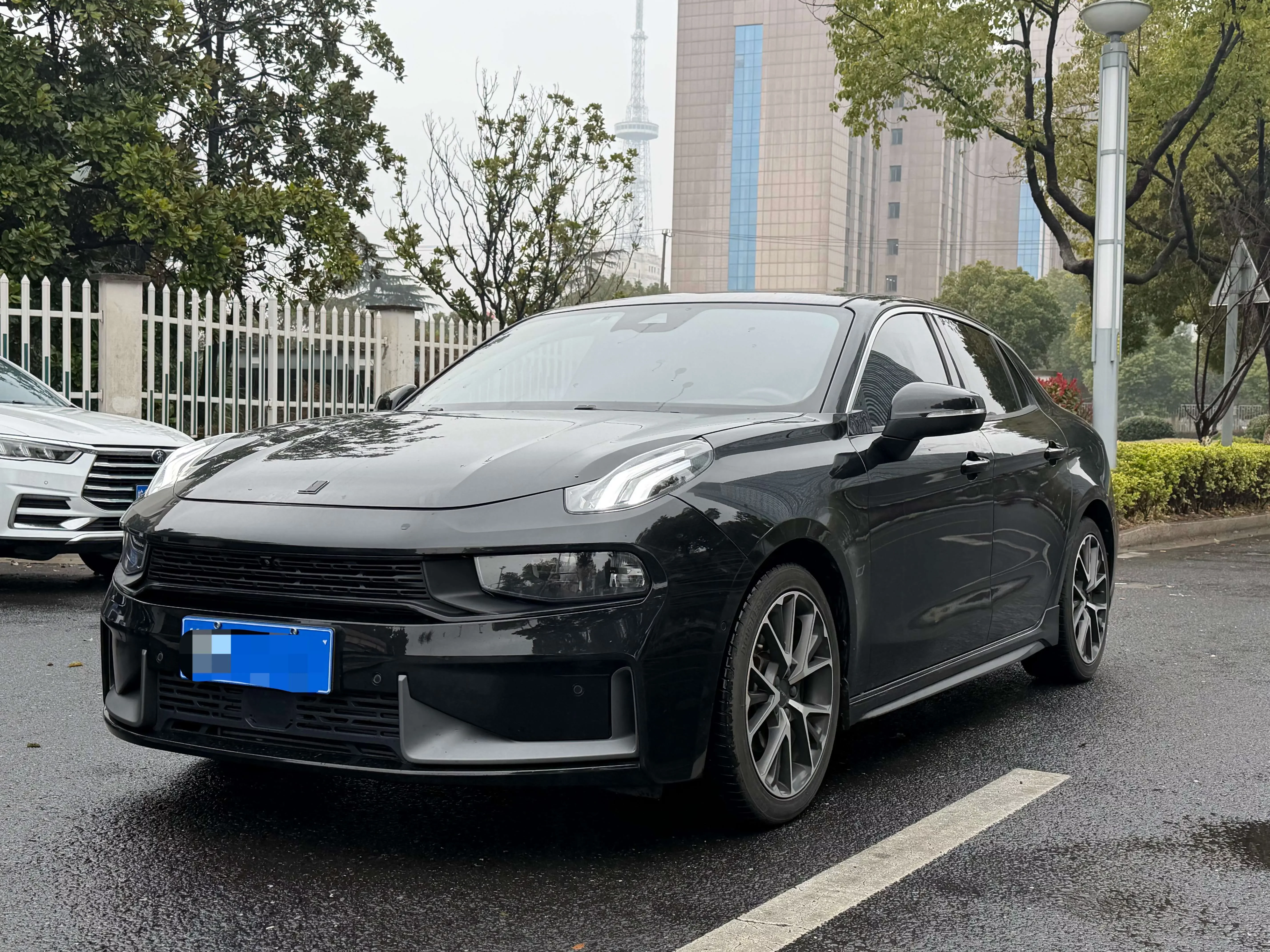Lynk & Co 03
