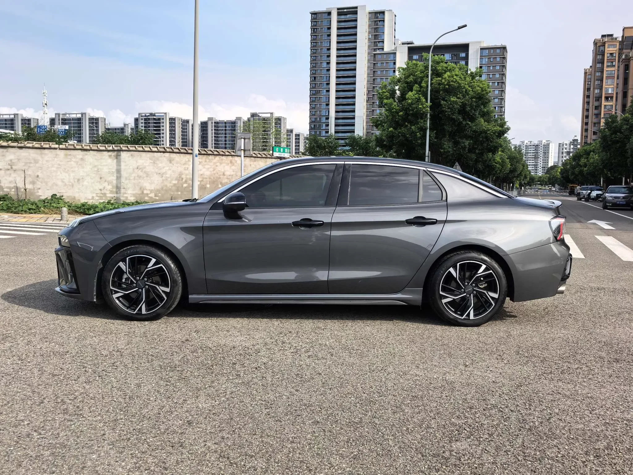 Lynk & Co 03