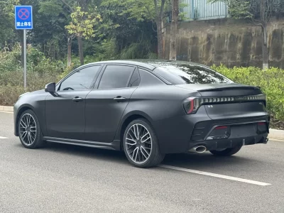 Lynk & Co 03