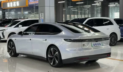 NIO ET7
