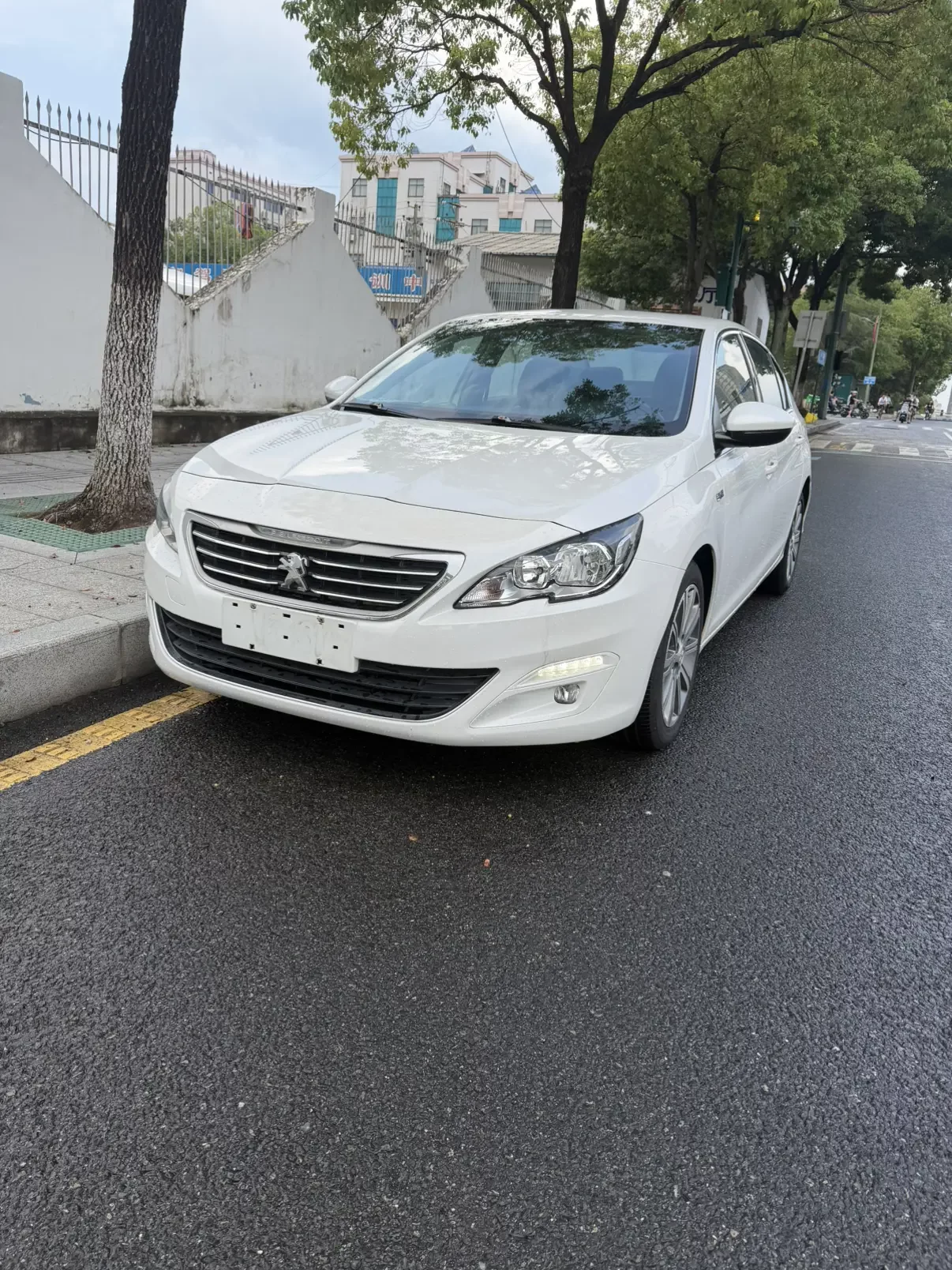 Peugeot 408