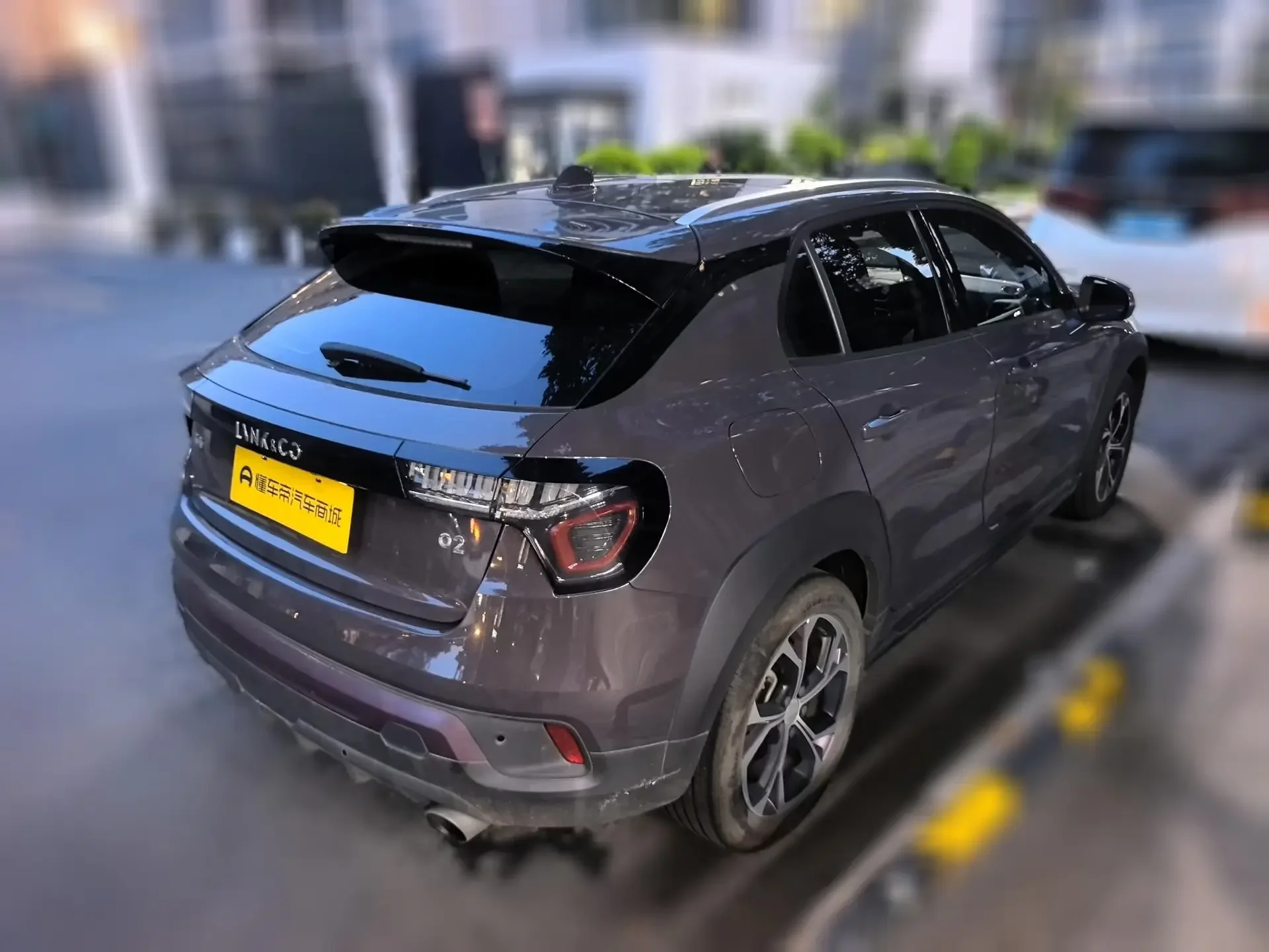 Lynk & Co 02