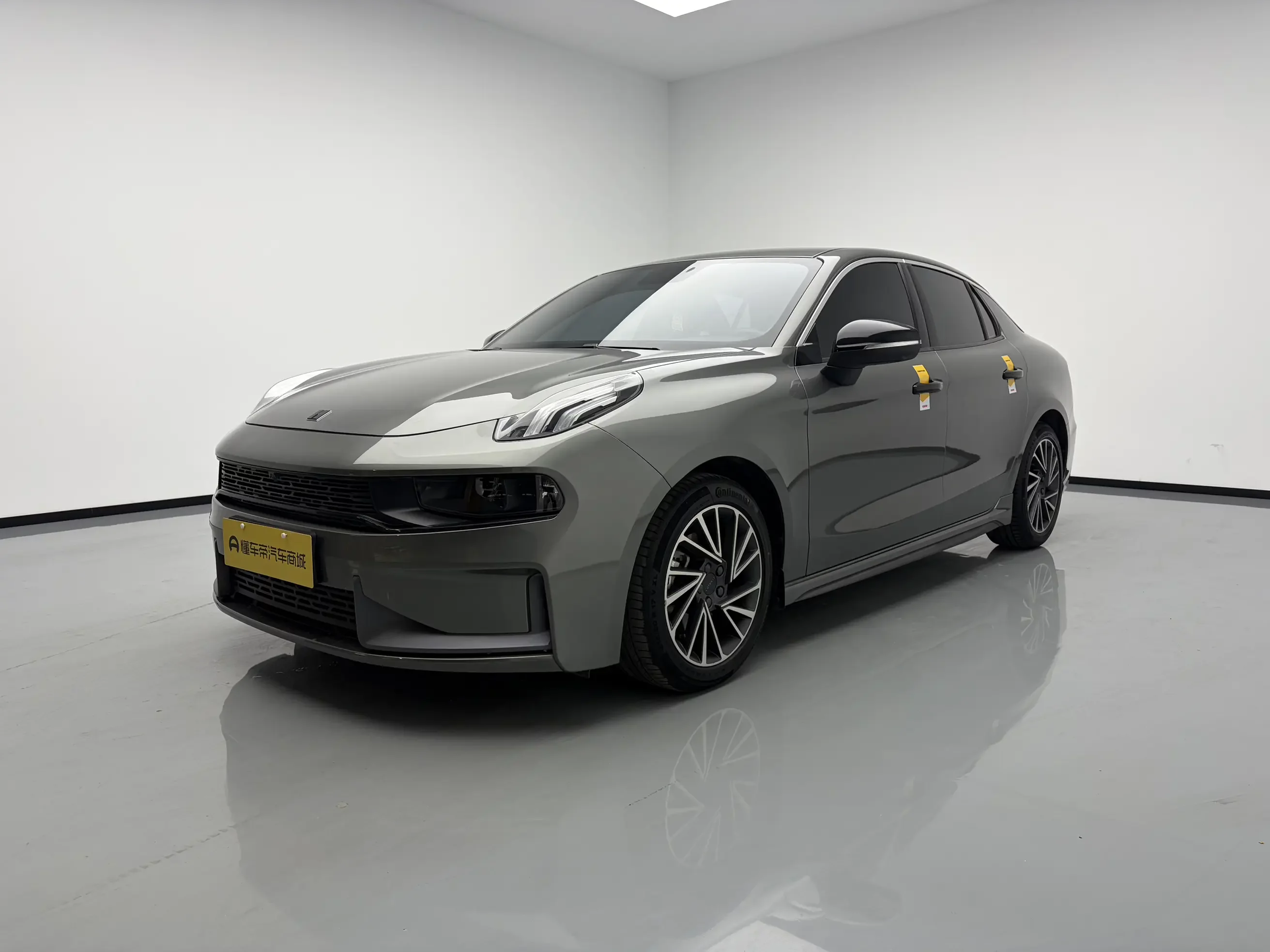 Lynk & Co 03