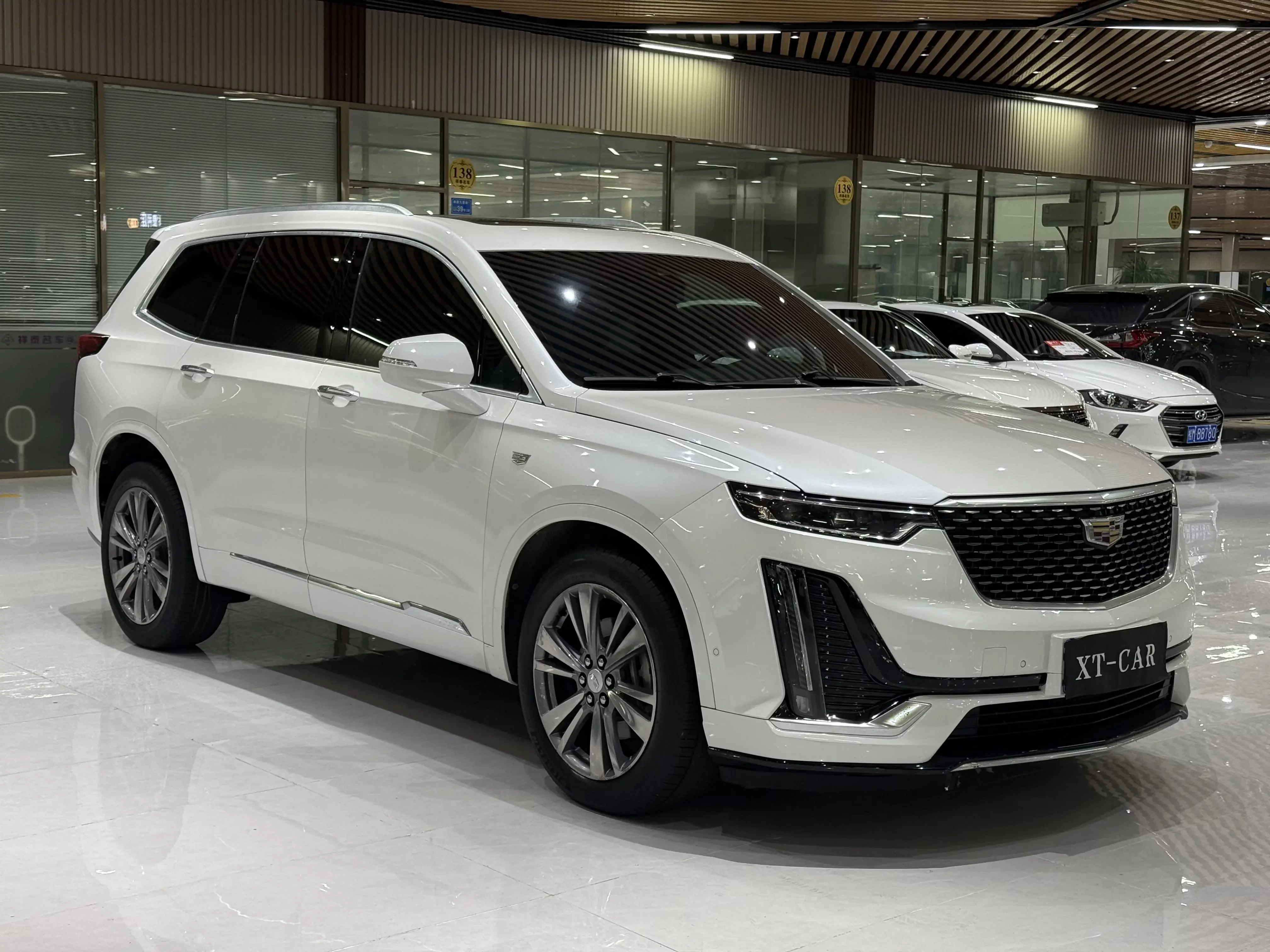 Cadillac XT6