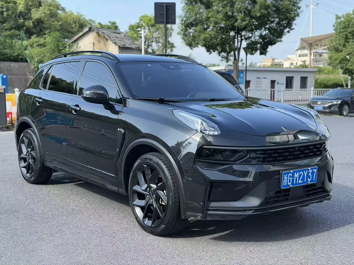Lynk & Co 01
