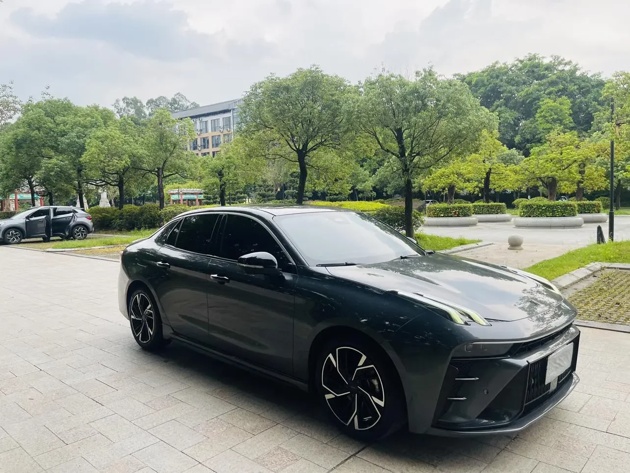 Lynk & Co 03