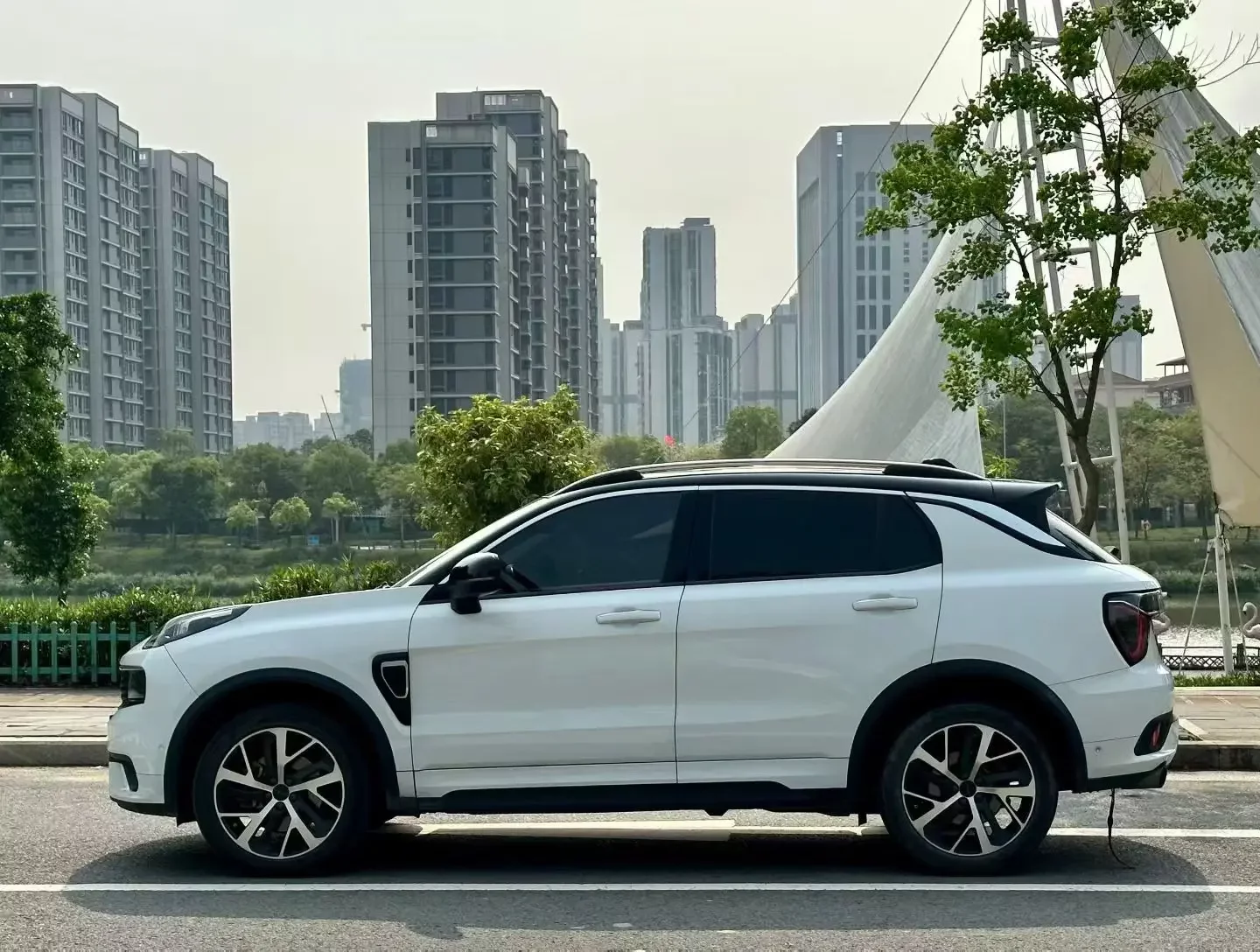 Lynk & Co 01