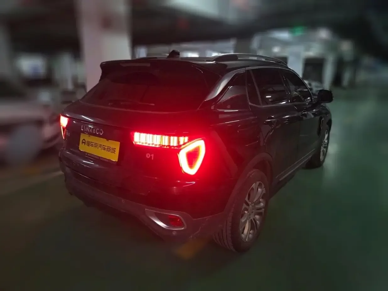 Lynk & Co 01