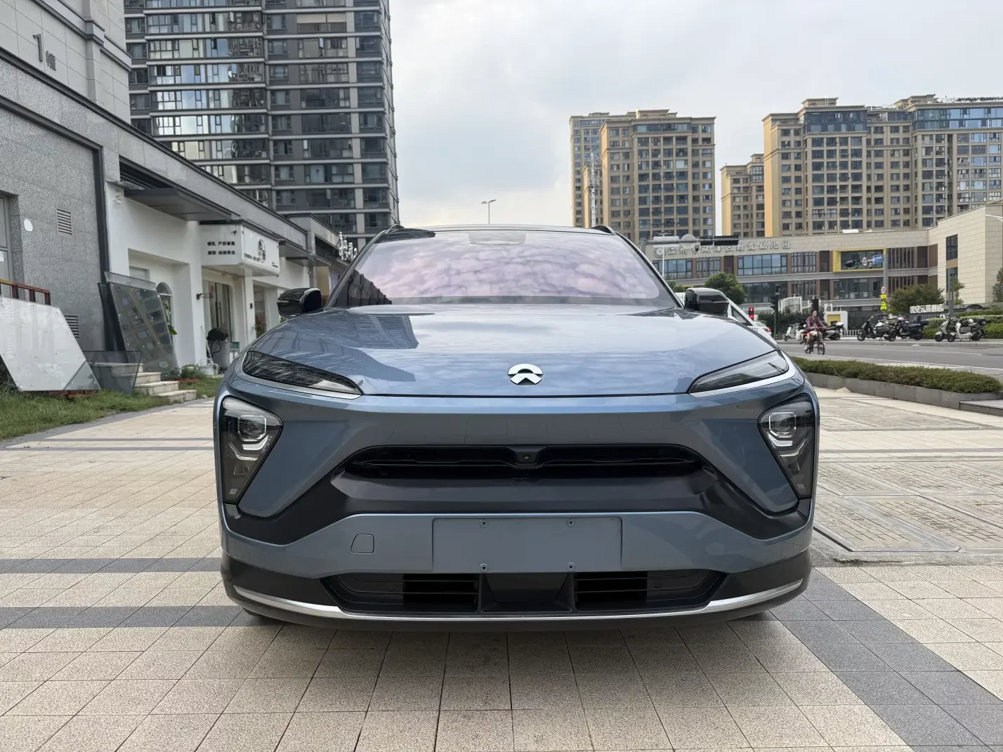 NIO ES6
