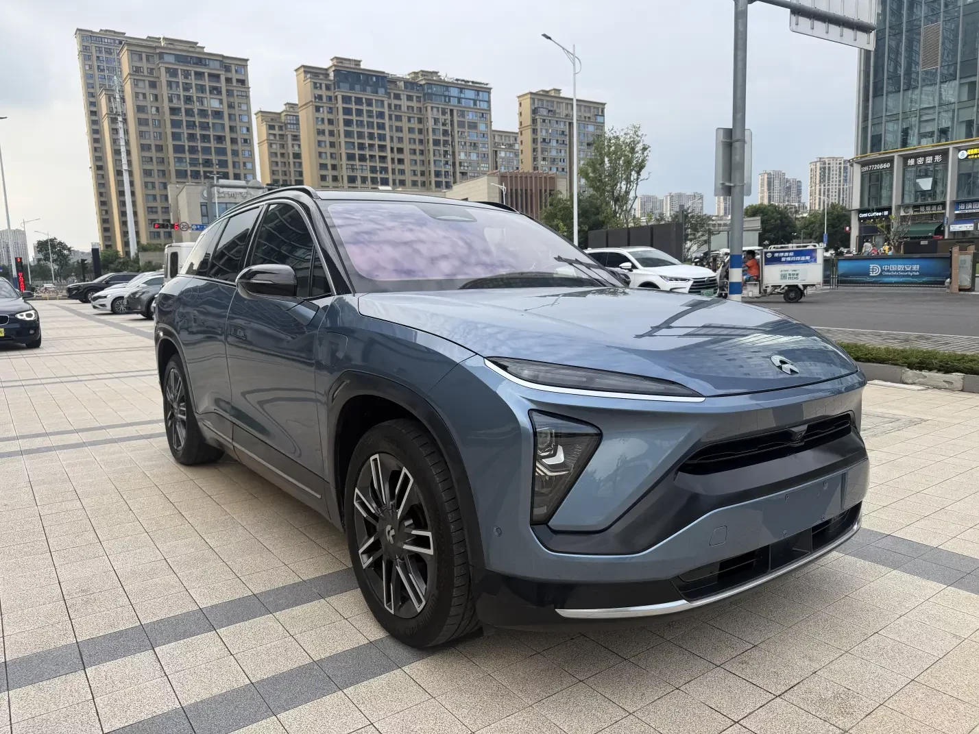 NIO ES6