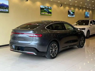 Luxeed Zhijie R7