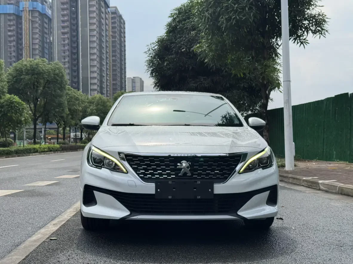 Peugeot 408