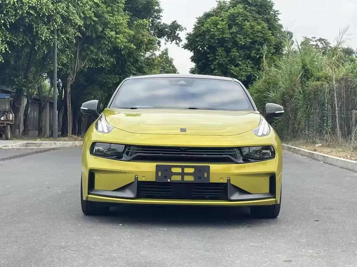 Lynk & Co 03
