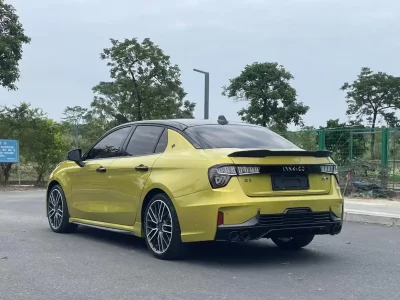 Lynk & Co 03