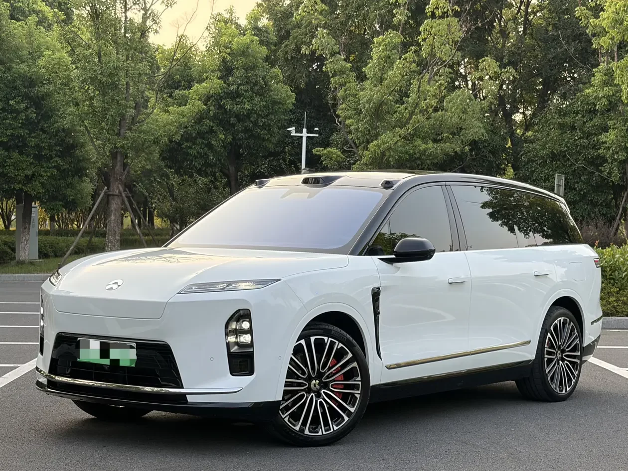 NIO ES8