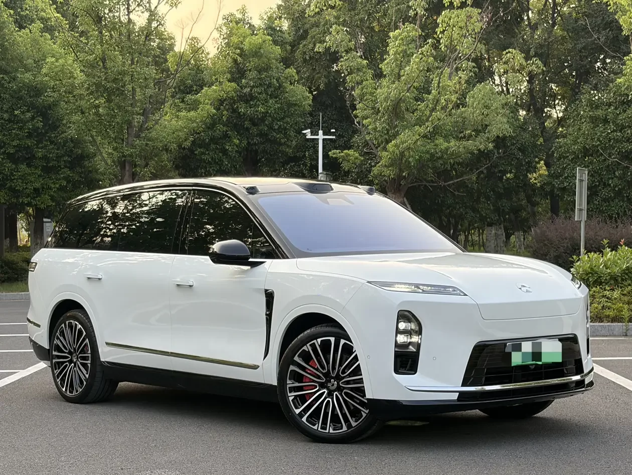 NIO ES8