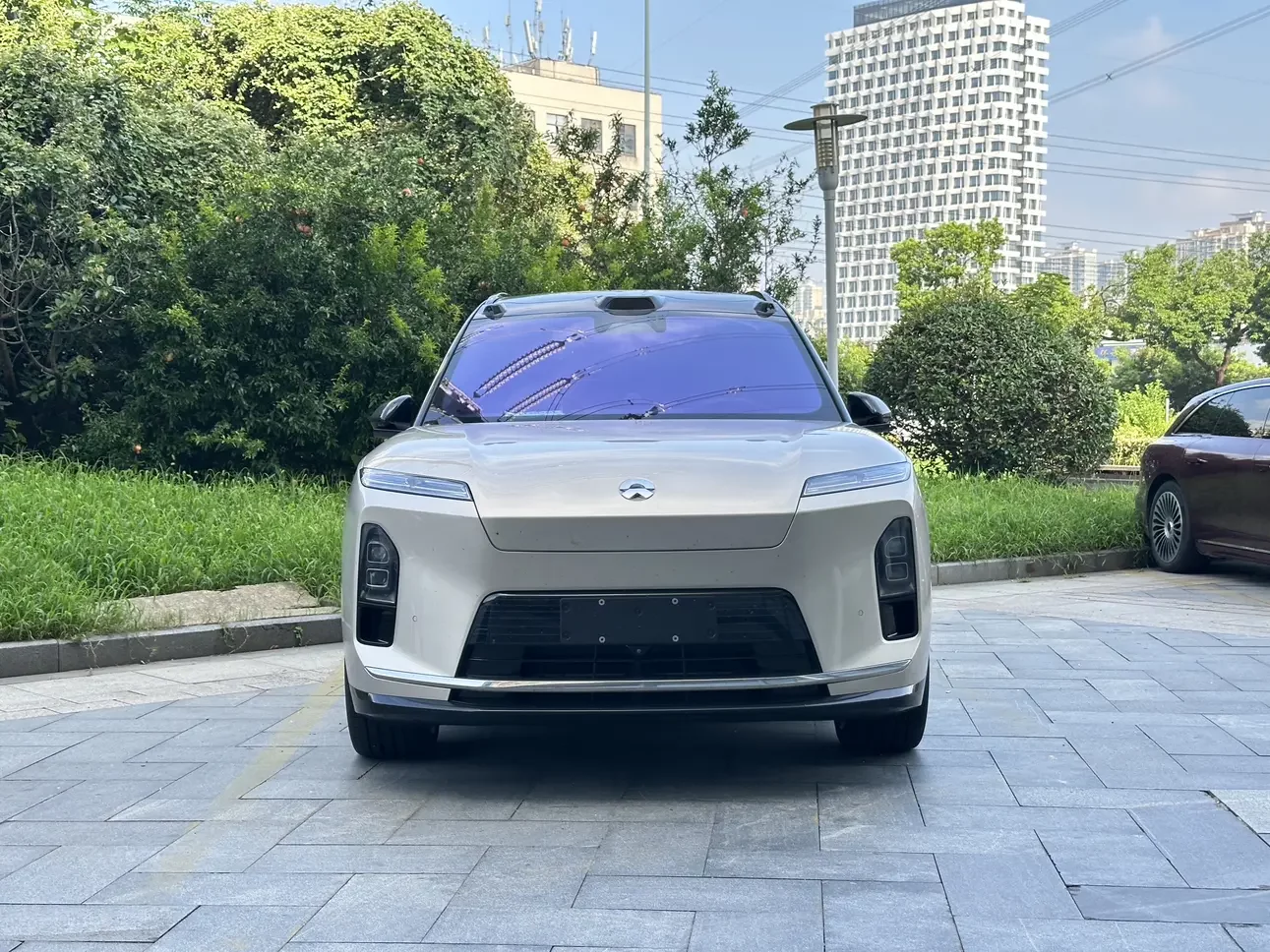 NIO ES8
