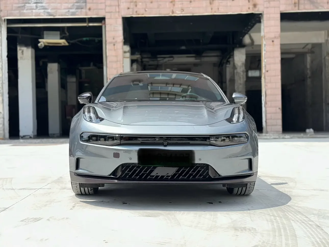 ZEEKR 001