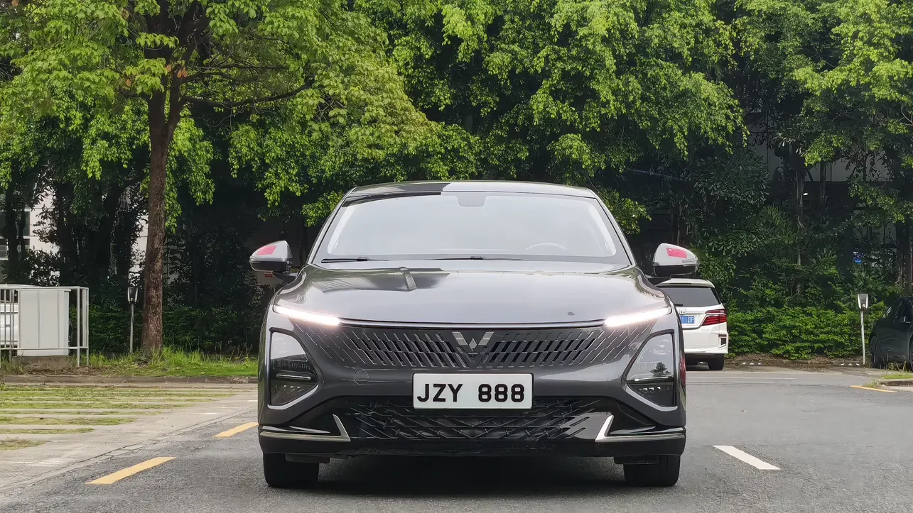 Wuling Starlight PHEV