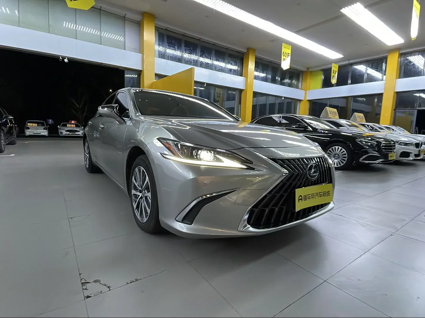 Lexus ES