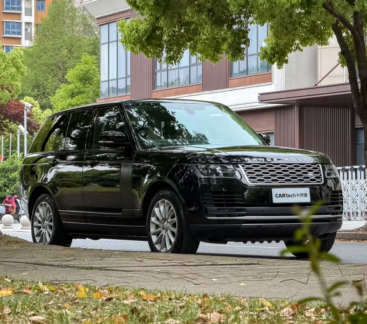 Land Rover range rover