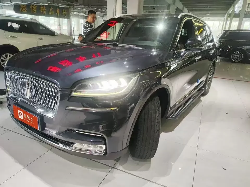 Lincoln aviator