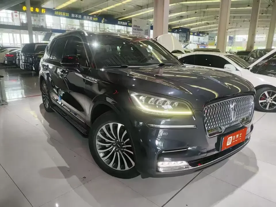 Lincoln aviator