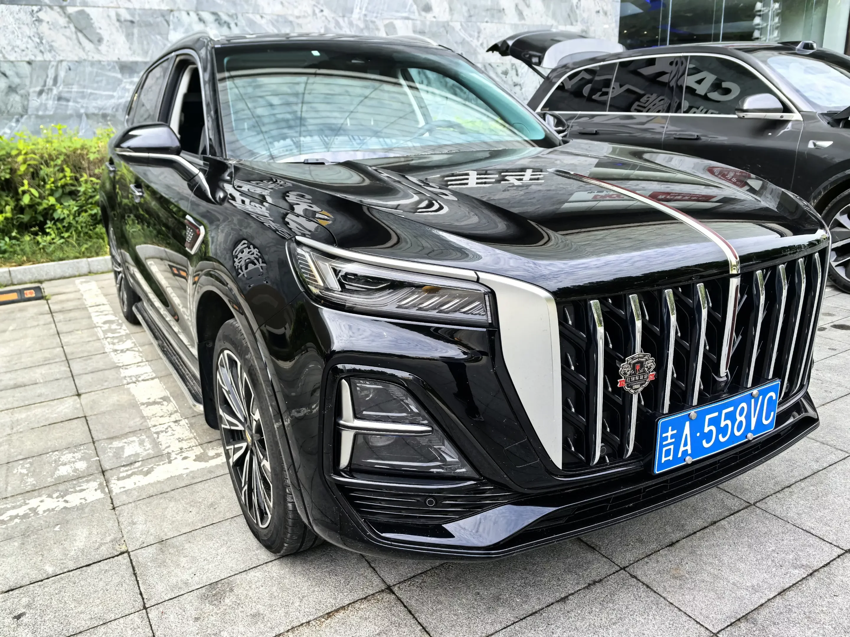 Hongqi HS5