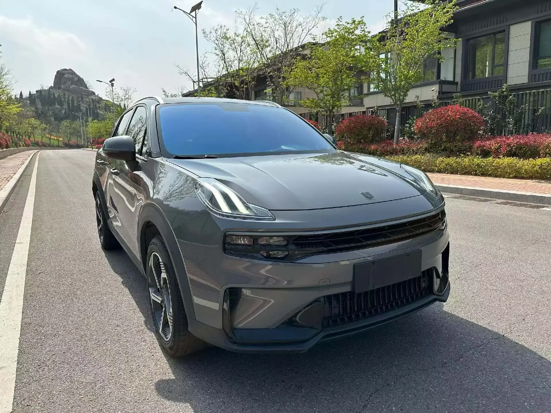 Lynk & Co 06