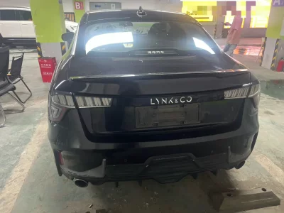 Lynk & Co 03