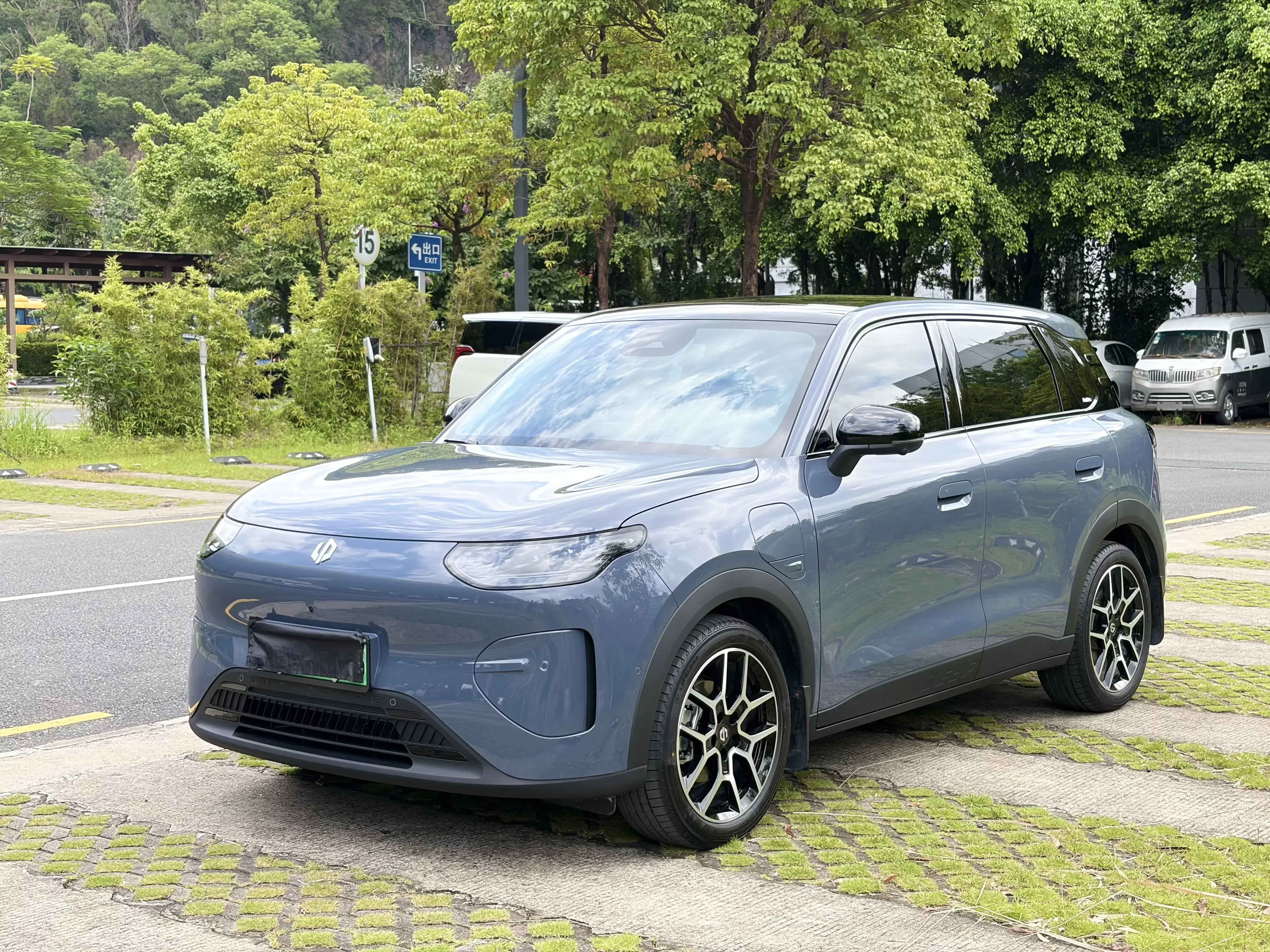 Leapmotor A10