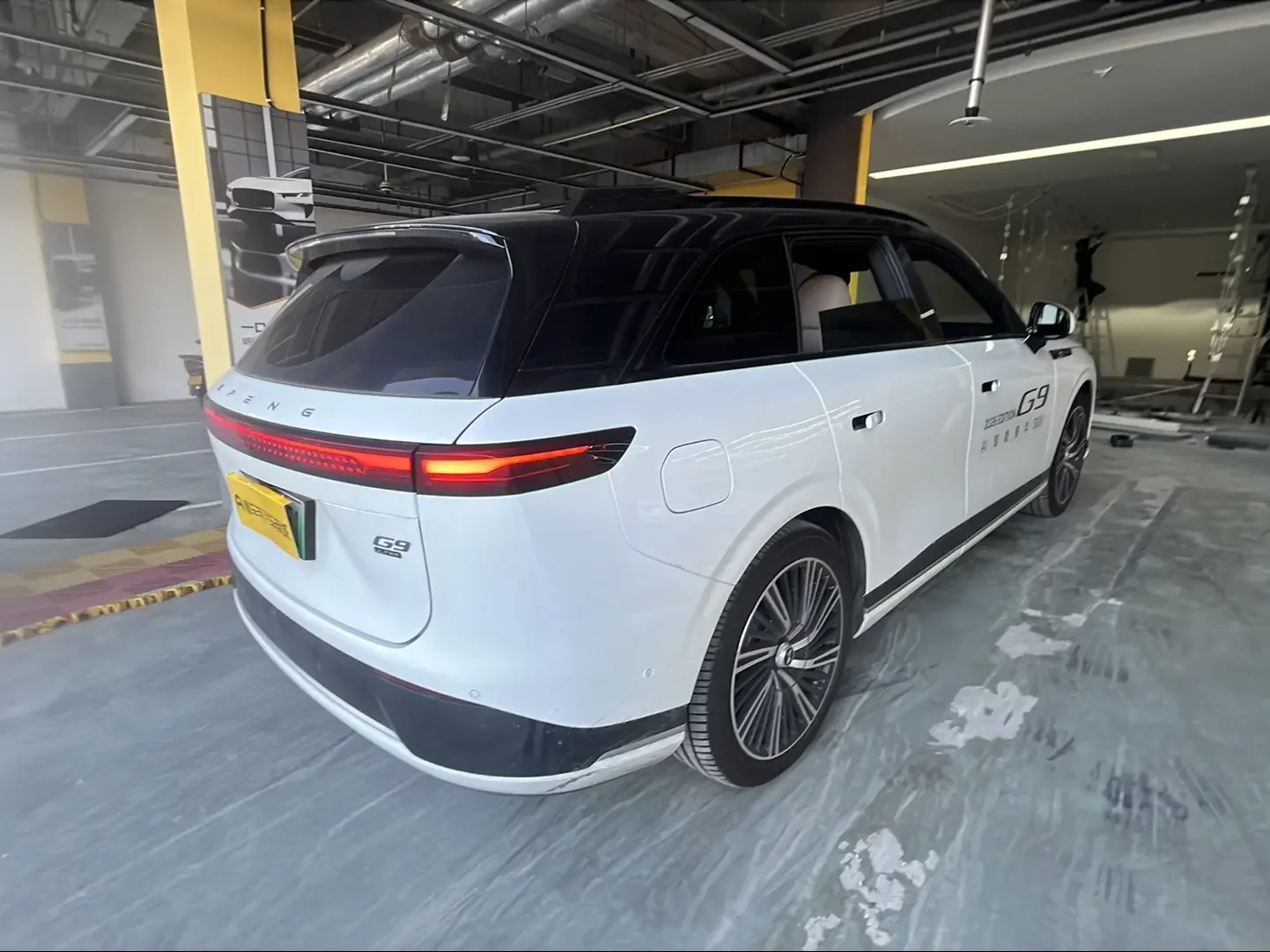 Xpeng G9