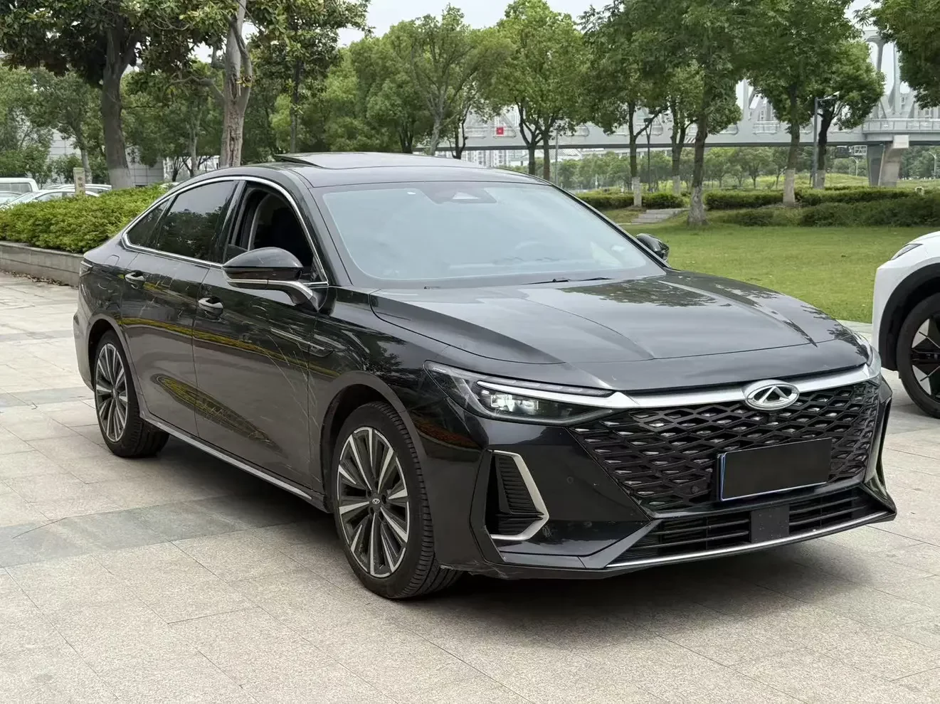 Chery Arrizo 8