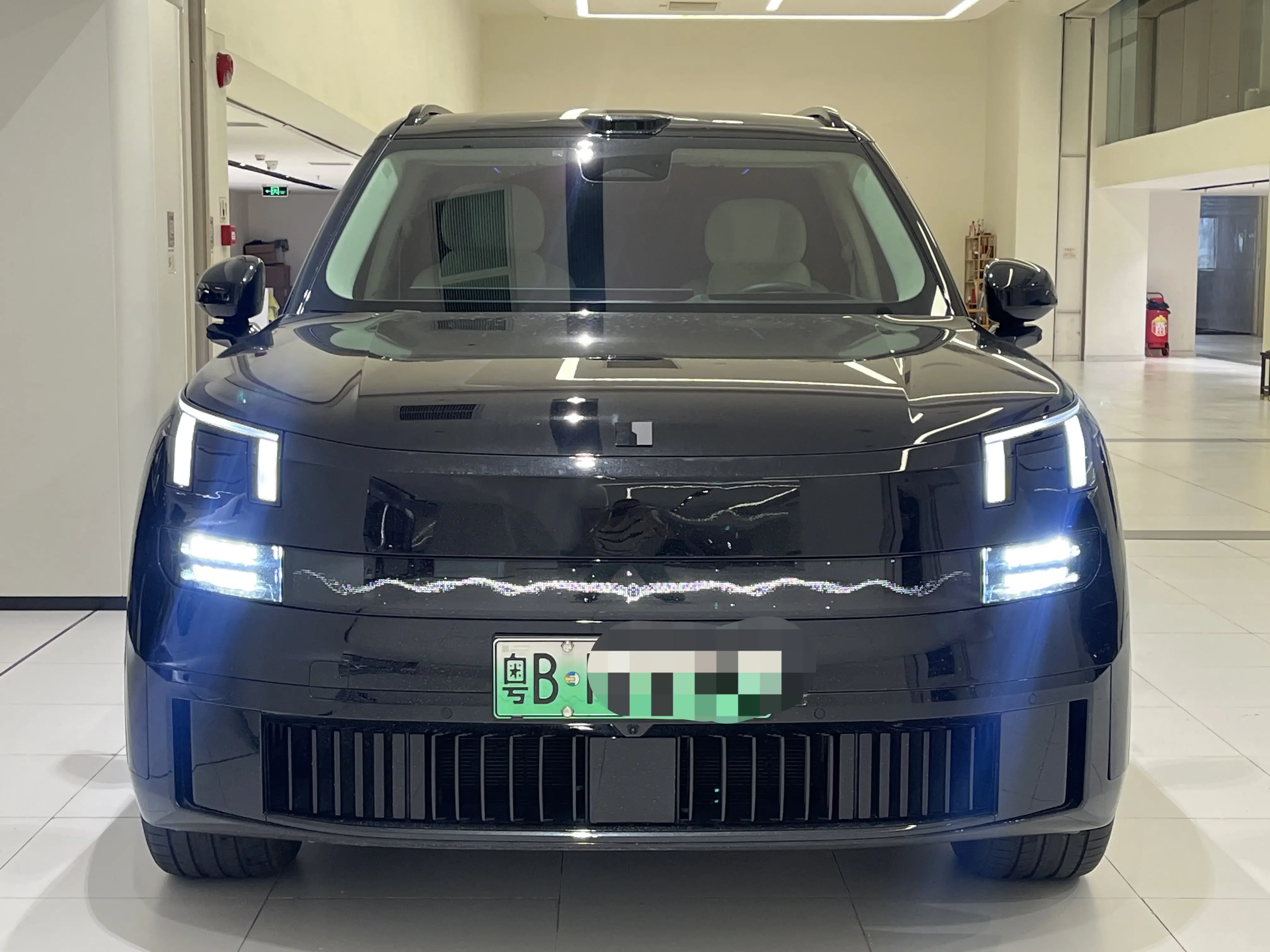 Lynk & Co 900