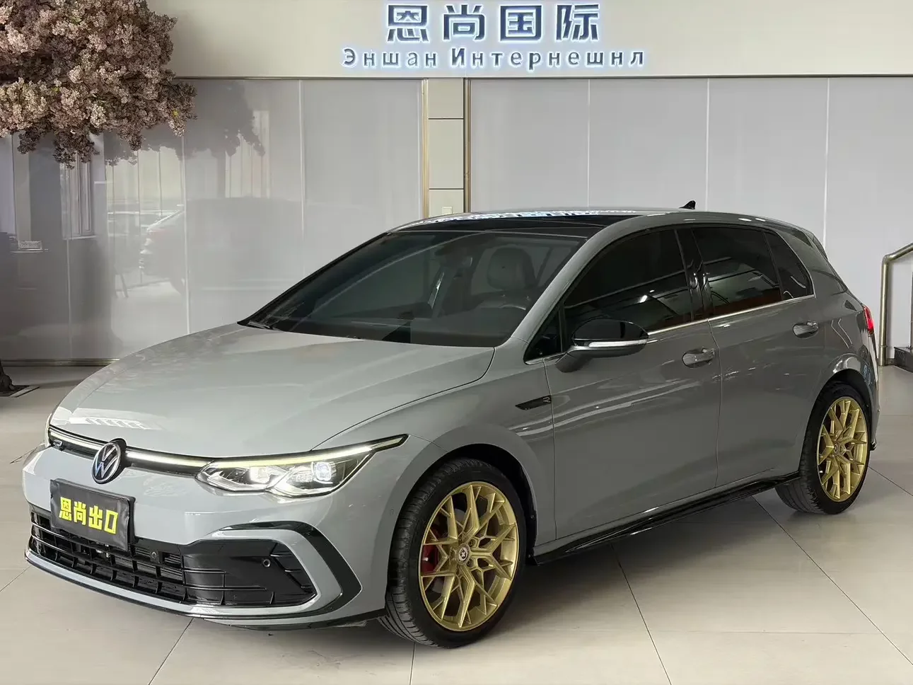 VOLKSWAGEN GOLF