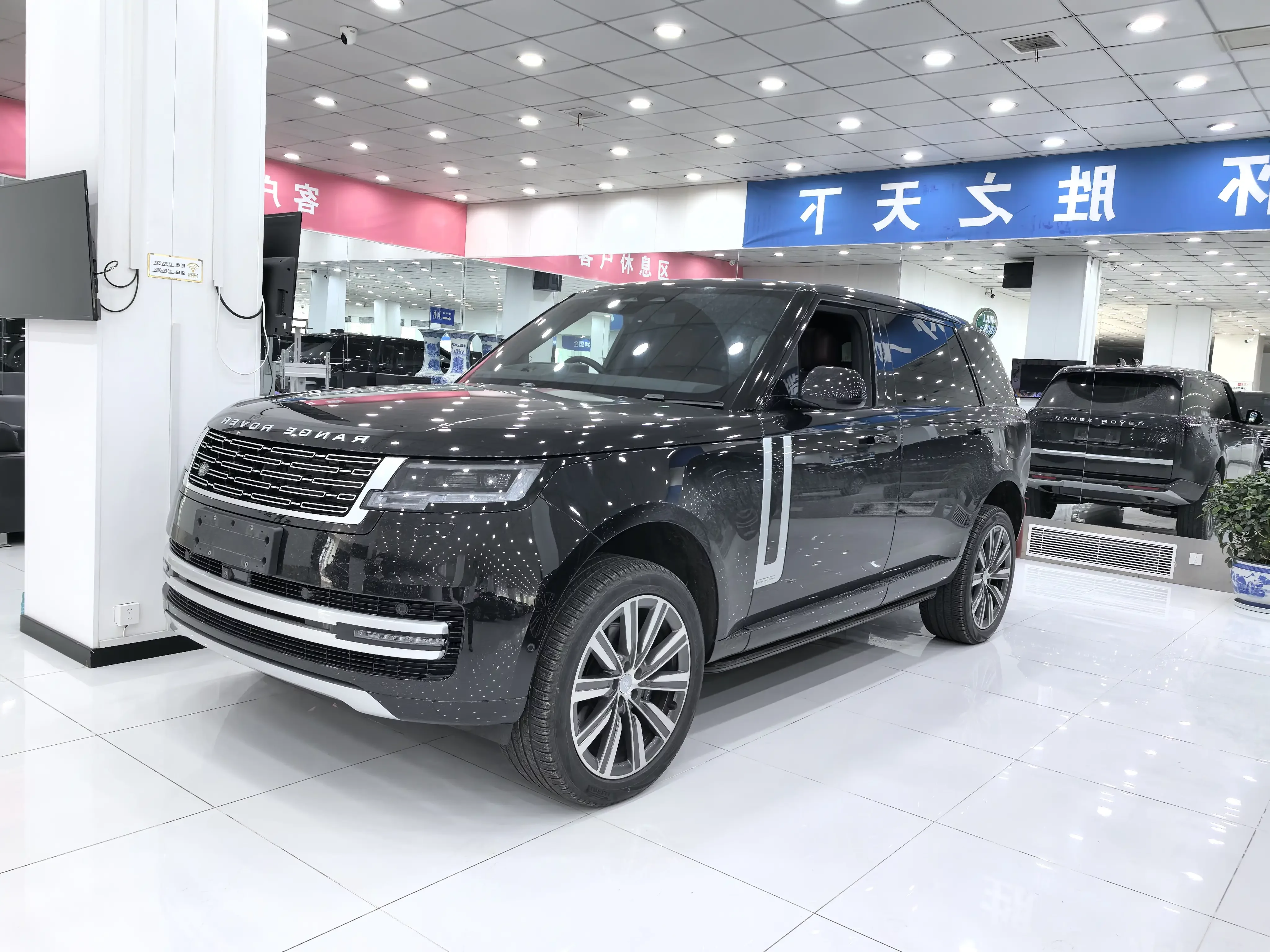 Land Rover range rover