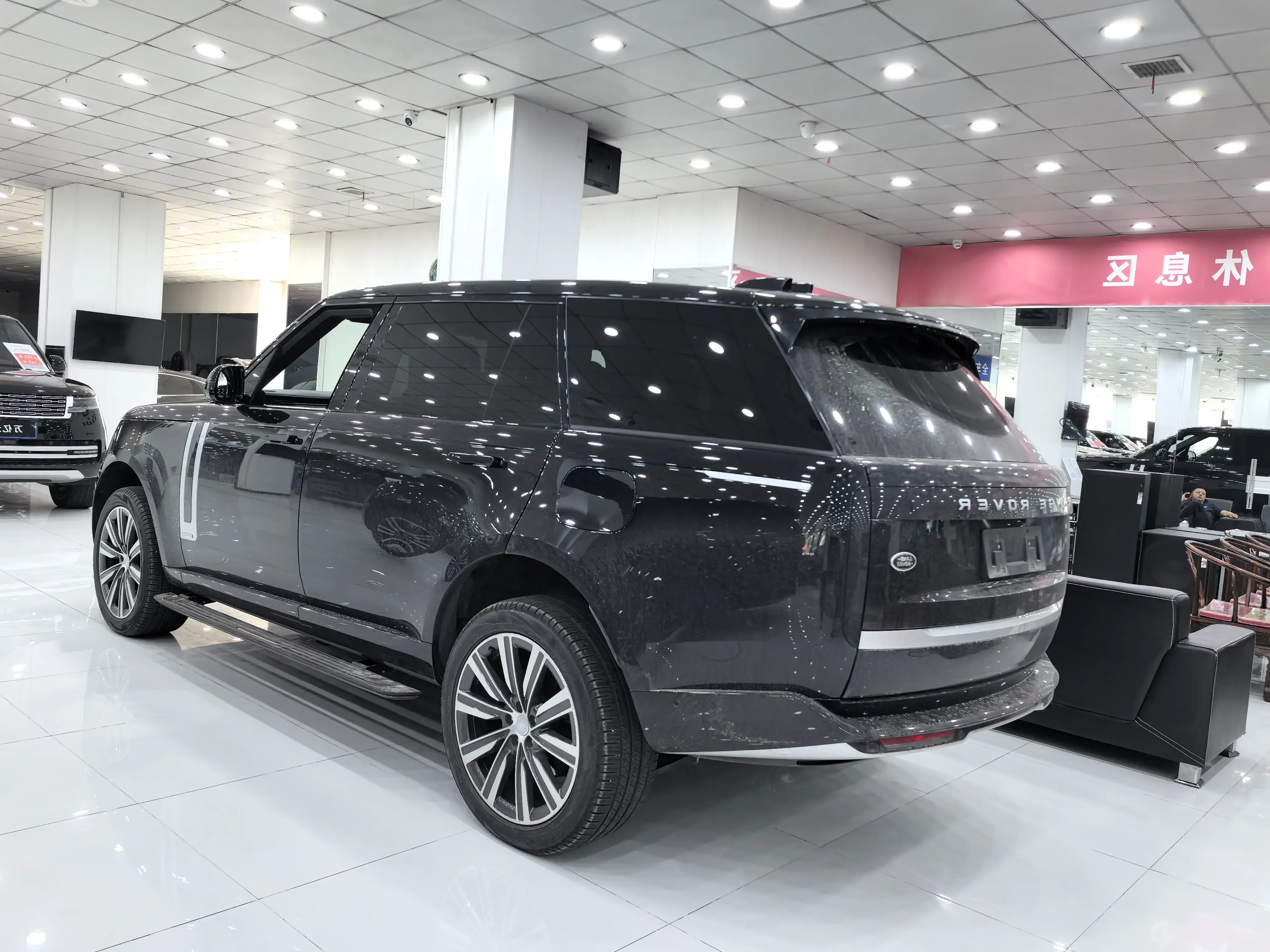 Land Rover range rover