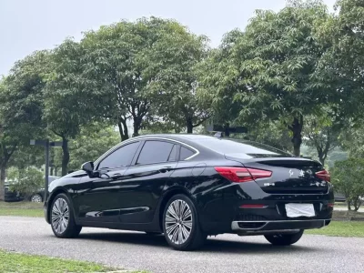 Hongqi H5 classic
