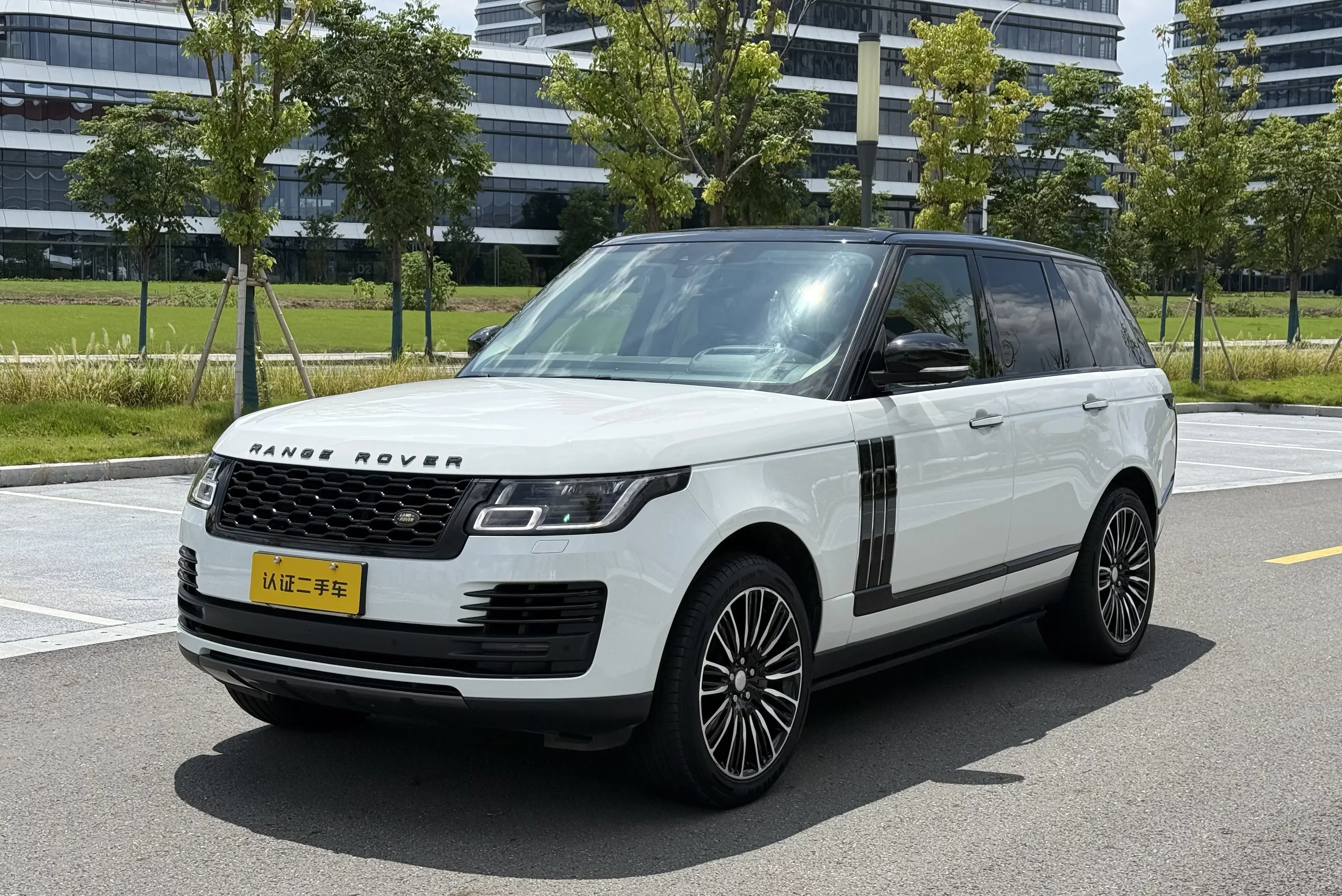 Land Rover range rover