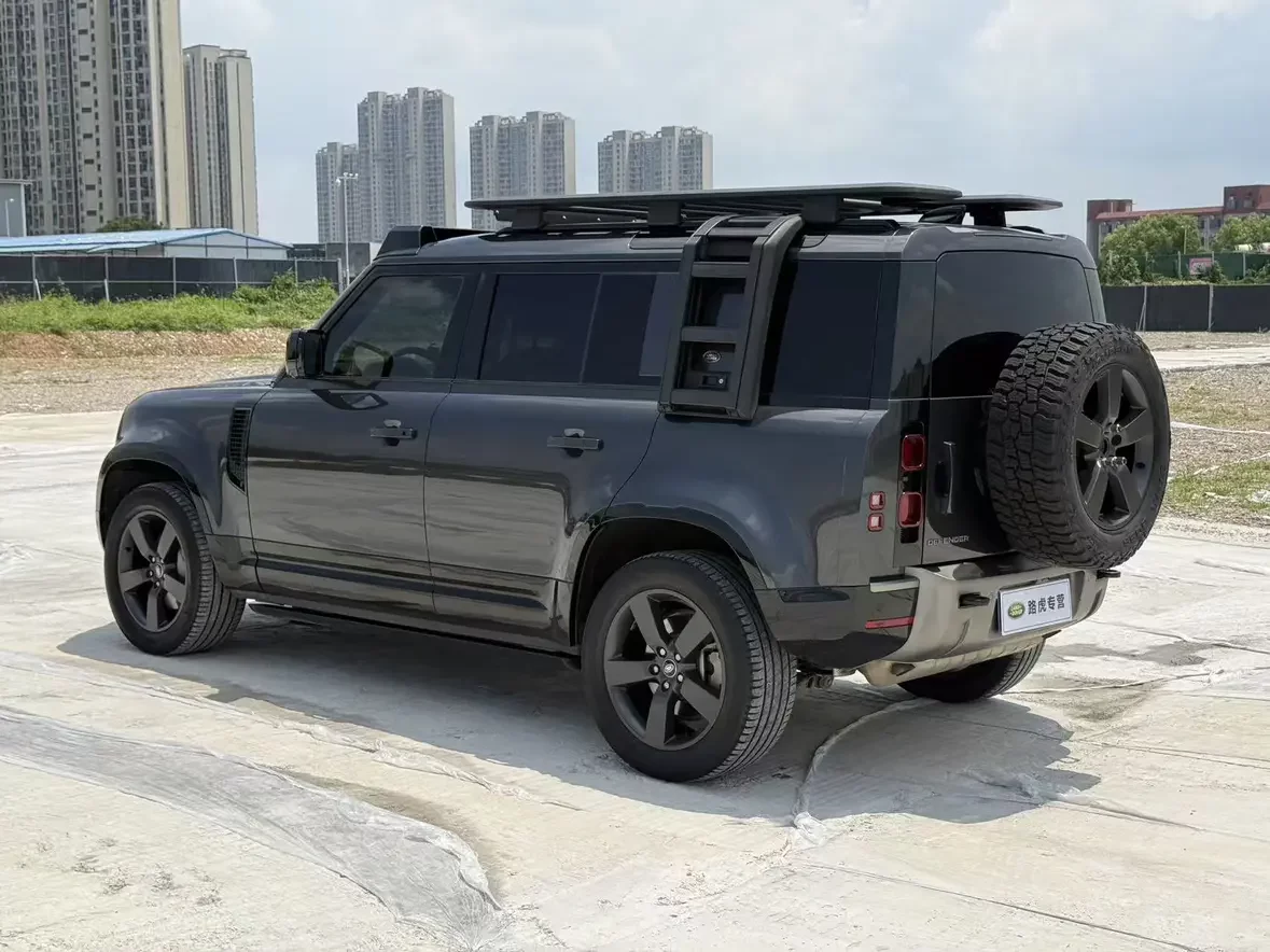 Land Rover guard