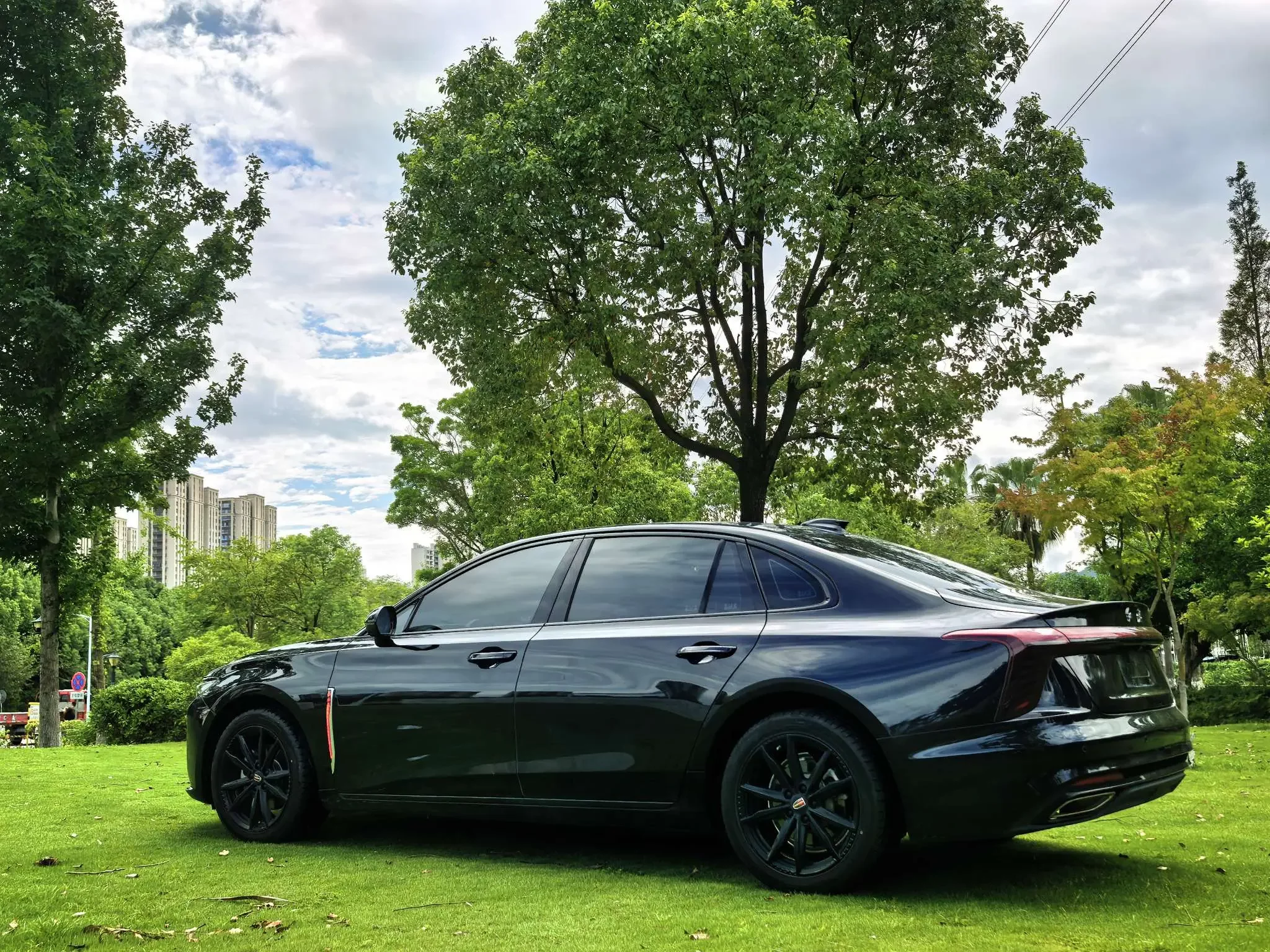 Hongqi H5