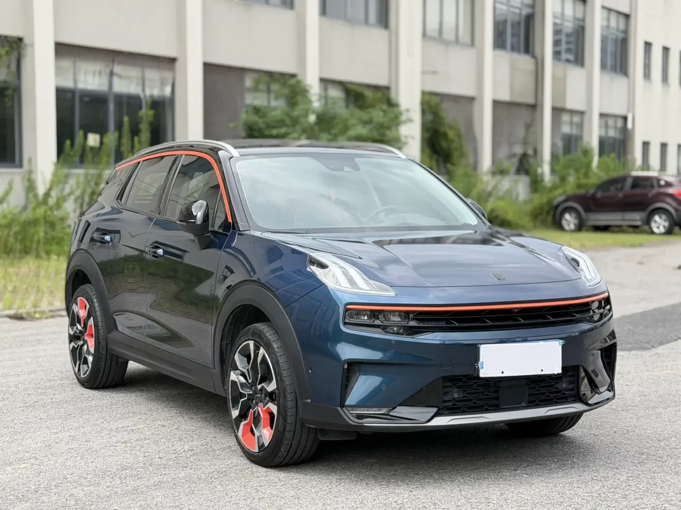 Lynk & Co 06