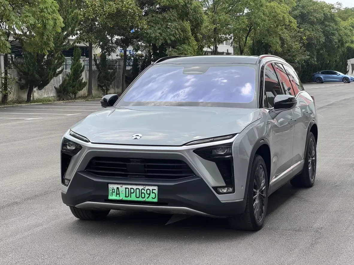 NIO ES8