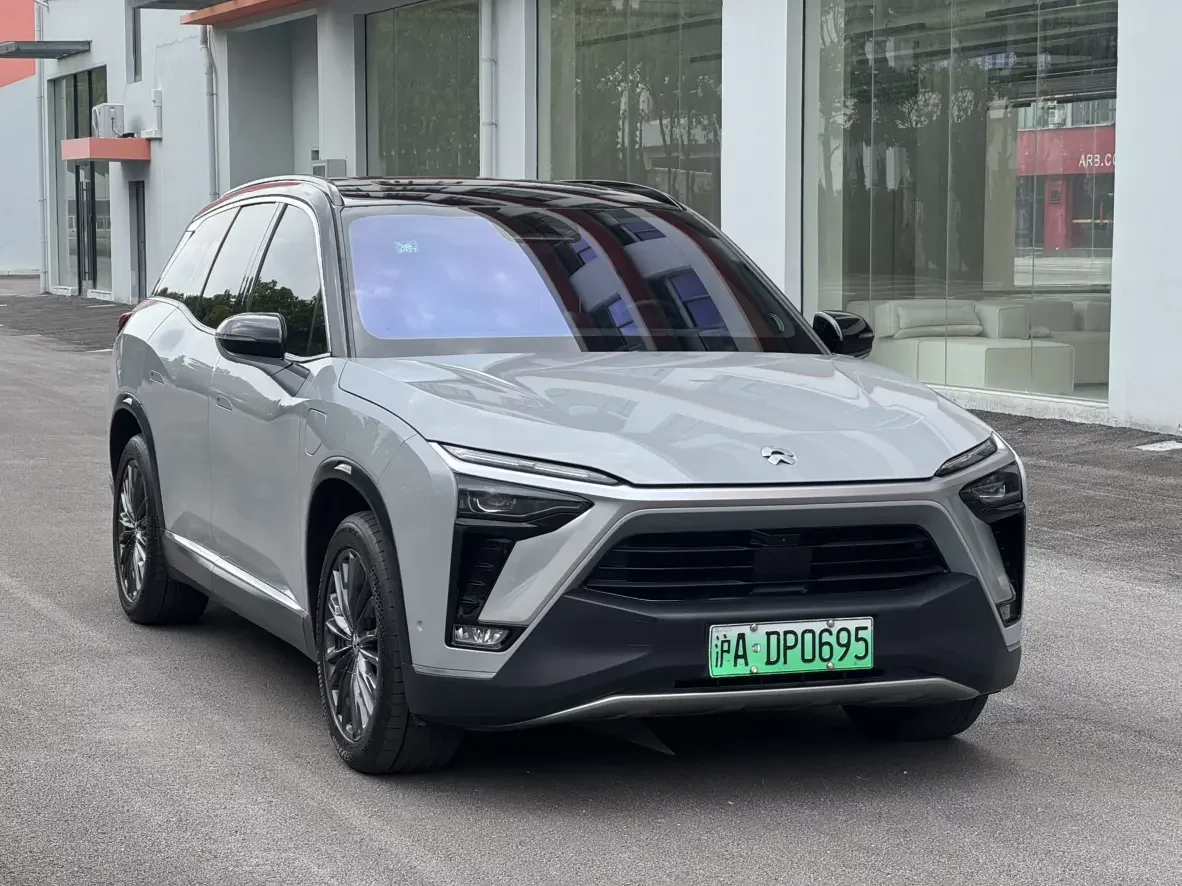 NIO ES8