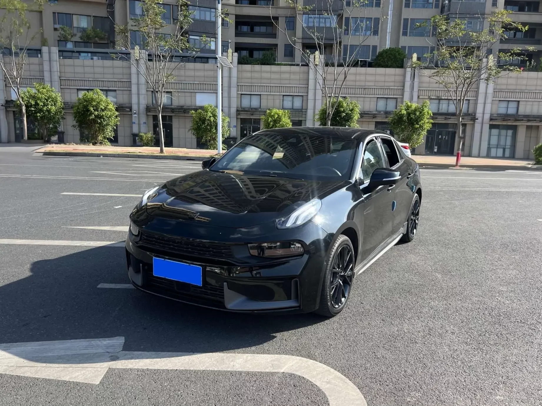 Lynk & Co 03