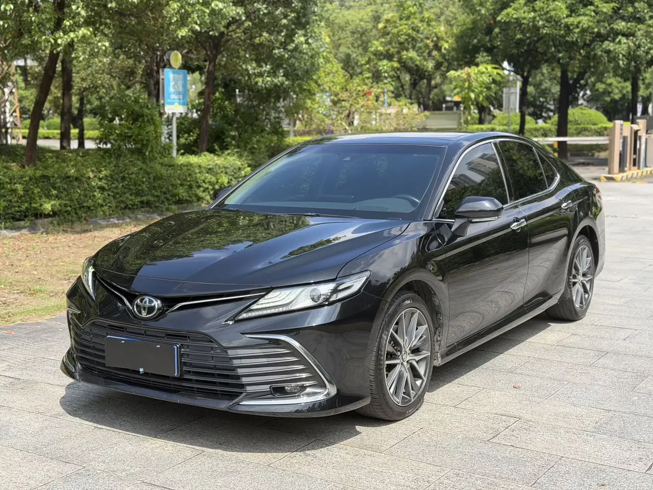 TOYOTA CAMRY