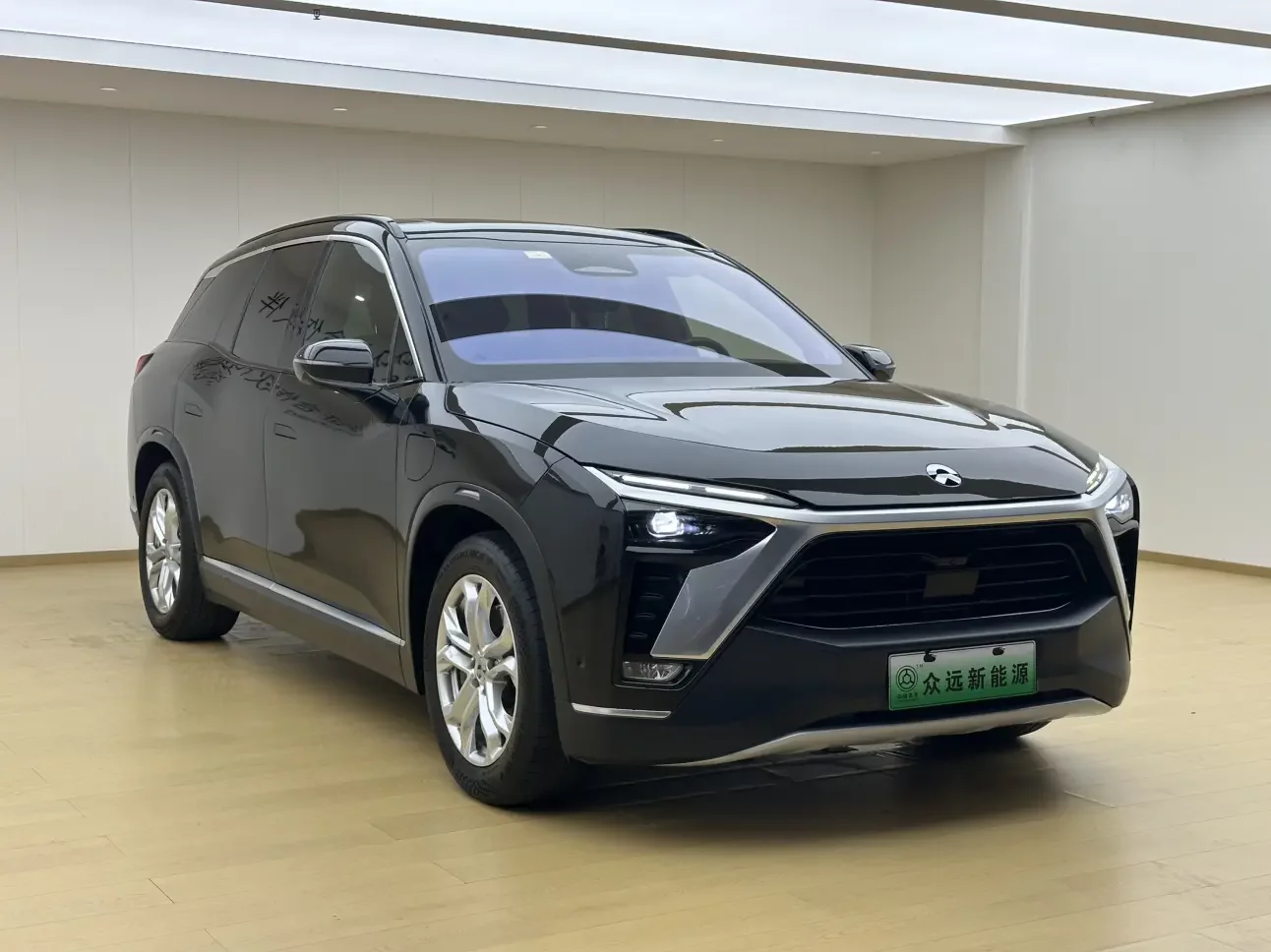 NIO ES8