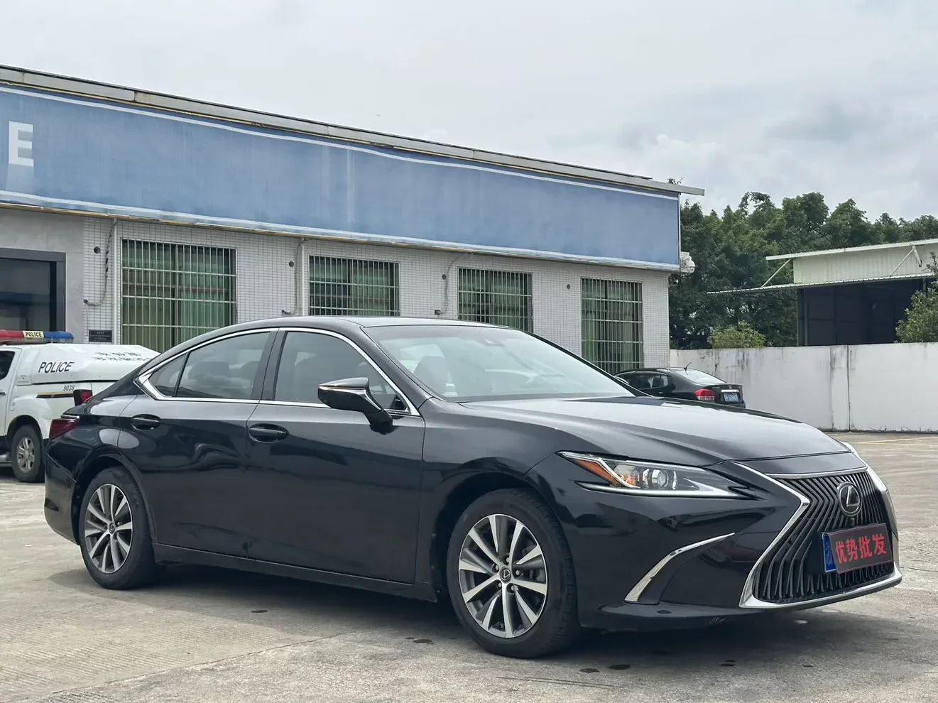 Lexus ES