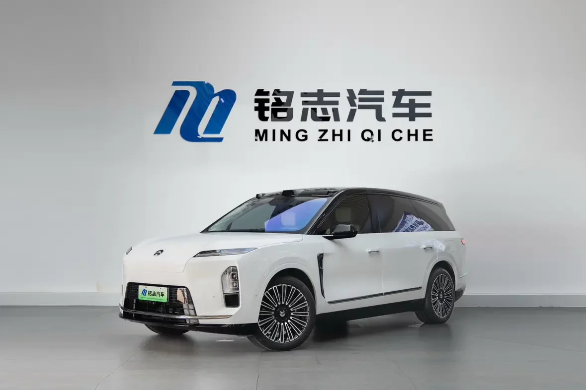 NIO ES8